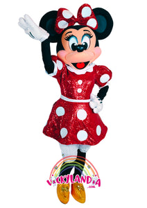 Descubre la magia de nuestro muñeco publicitario de Ratoncita presumida roja fiesta en Vickylandia. Son disfraces cabezones perfectos para fiestas infantiles, shows, cumpleaños, estrategias publicitarias, carnavales, fiestas patronales, espectáculos, cabalgatas y cualquier tipo de evento.
