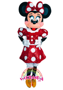 Descubre la magia de nuestro muñeco publicitario de Ratoncita presumida roja fiesta en Vickylandia. Son disfraces cabezones perfectos para fiestas infantiles, shows, cumpleaños, estrategias publicitarias, carnavales, fiestas patronales, espectáculos, cabalgatas y cualquier tipo de evento.
