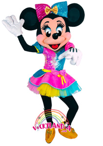 Descubre la magia de nuestro muñeco publicitario de Ratoncita Presumida Circus con negro fiesta en Vickylandia. Son disfraces cabezones perfectos para fiestas infantiles, shows, cumpleaños, estrategias publicitarias, carnavales, fiestas patronales, espectáculos, cabalgatas y cualquier tipo de evento.
