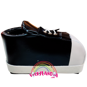 Zapatos deportivos acolchados negro con punta blanca y suela antirresbalante. Perfectos para cosplay, disfraces y animaciones.