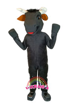 Carregar imagem no visualizador da galeria, Descubre la magia de nuestro muñeco publicitario de Toro en Vickylandia. Son disfraces cabezones perfectos para fiestas infantiles, shows, cumpleaños, estrategias publicitarias, carnavales, fiestas patronales, espectáculos, cabalgatas y cualquier tipo de evento
