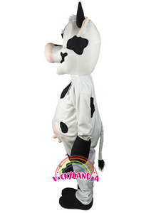 Descubre la magia de nuestro muñeco publicitario de Vaca en Vickylandia. Son disfraces cabezones perfectos para fiestas infantiles, shows, cumpleaños, estrategias publicitarias, carnavales, fiestas patronales, espectáculos, cabalgatas y cualquier tipo de evento.