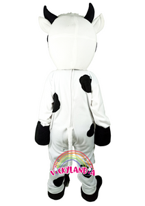 Descubre la magia de nuestro muñeco publicitario de Vaca en Vickylandia. Son disfraces cabezones perfectos para fiestas infantiles, shows, cumpleaños, estrategias publicitarias, carnavales, fiestas patronales, espectáculos, cabalgatas y cualquier tipo de evento.