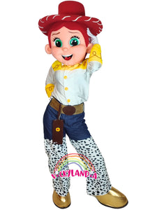 Descubre la magia de nuestro muñeco publicitario de Chica Vaquera en Vickylandia. Son disfraces cabezones perfectos para fiestas infantiles, shows, cumpleaños, estrategias publicitarias, espectáculos, cabalgatas y cualquier tipo de evento.