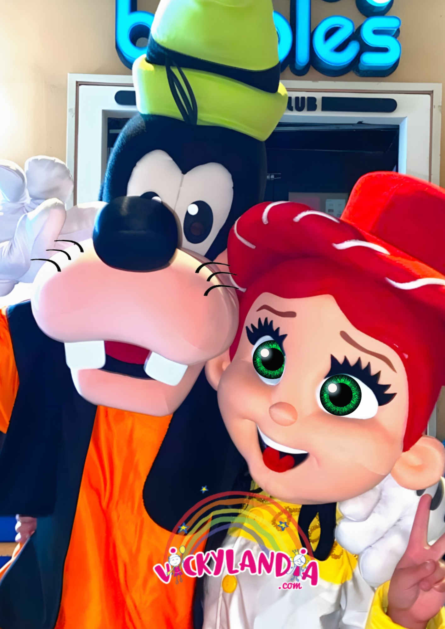 Disfraz de Perro Juguetón y chica vaquera con diseño expresivo y divertido. Ideal como muñeco cabezudo y mascota publicitaria. ¡Los niños lo adoran! 