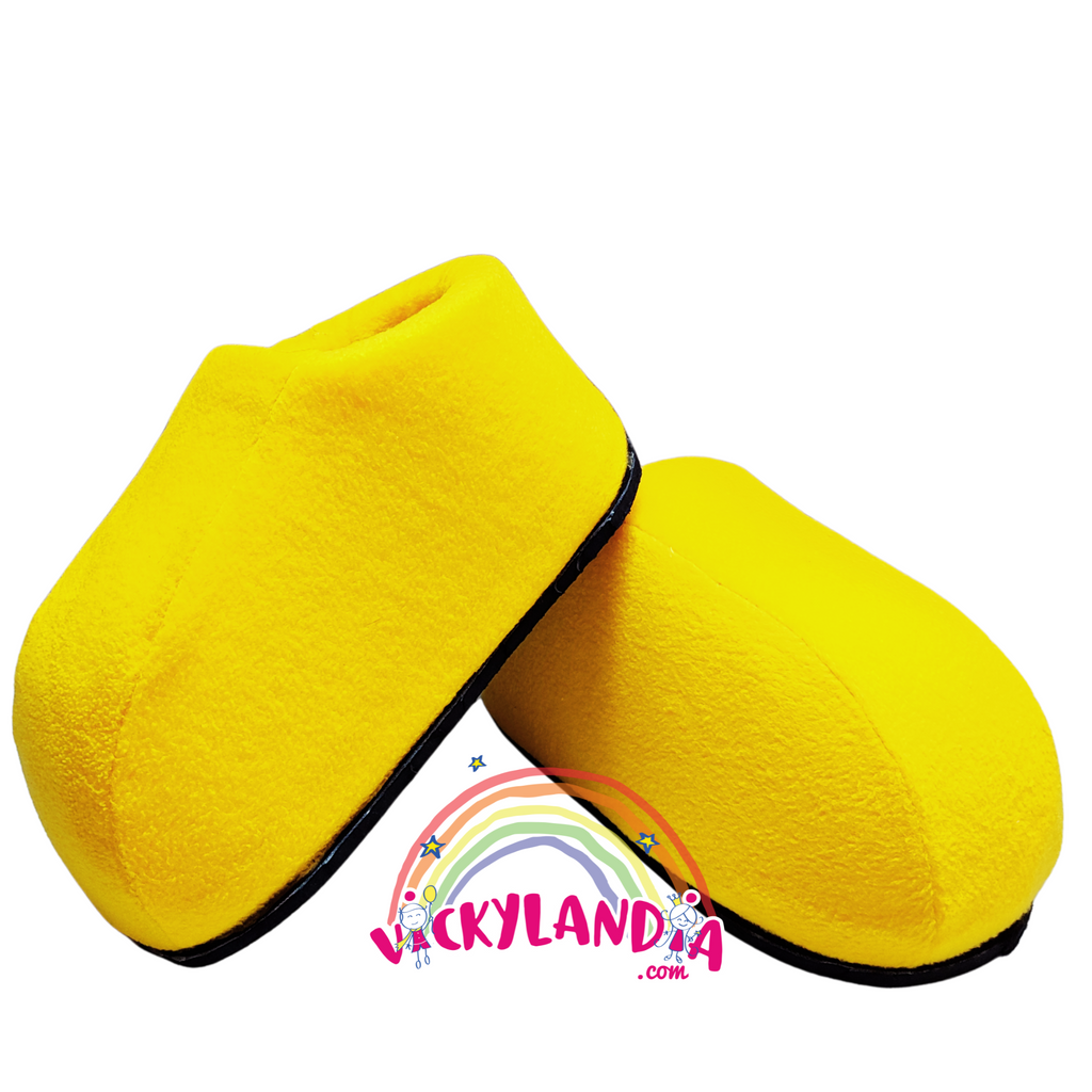 Zapatos amarillos acolchados con diseño infantil, perfectos para disfraces cabezones y mascotas animadas