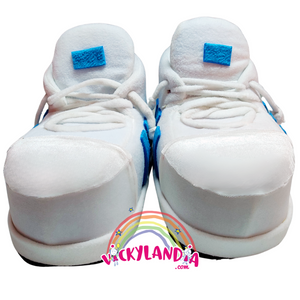 Zapatillas blancas acolchadas con suela antirresbalante, perfectas para disfraces cabezones, cosplay urbano y animaciones infantiles