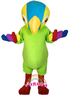 Carregar imagem no visualizador da galeria, Descubre la magia de nuestro muñeco publicitario de Loro Colorín en Vickylandia. Son disfraces cabezones perfectos para fiestas infantiles, shows, cumpleaños, estrategias publicitarias, espectáculos, cabalgatas y cualquier tipo de evento.
